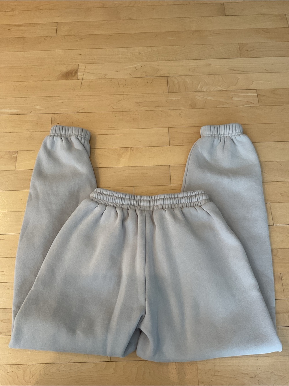 WHITE FOX Vol.3 Offstage Sweatpants in color: Moon 🤍 - Picture 5 of 5